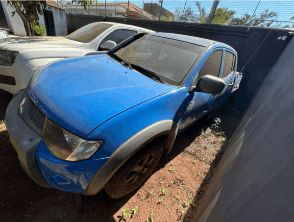 MITSUBISHI L200 TRITON SAVAN Polícia Federal leiloa Range Rover apreendida de traficante e caminhonetes