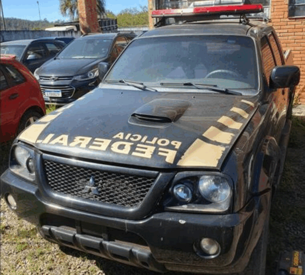 Mitsubishi L200 Polícia Federal abre leilão com Amarok, Pajero Dakar e caminhões