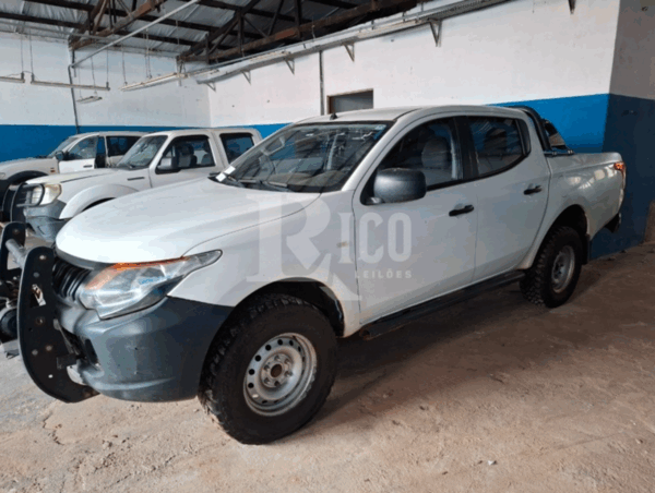 Mitsubishi L200 TRITON 2.4 Leilão da Eletrobras