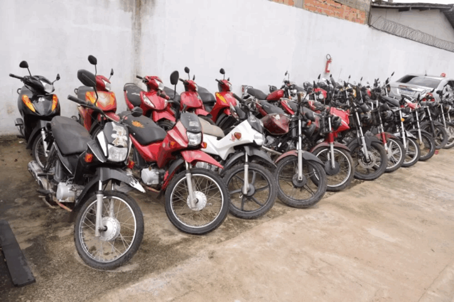 Prefeitura de Marituba realiza leilão com 88 veículos, entre carros e motos, com lances a partir de R$ 500. Saiba como participar e visitar os lotes antes do evento