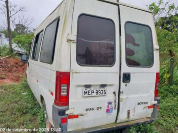 Peugeot Boxer Carros por R$ 9 mil em leilão de Pomerode