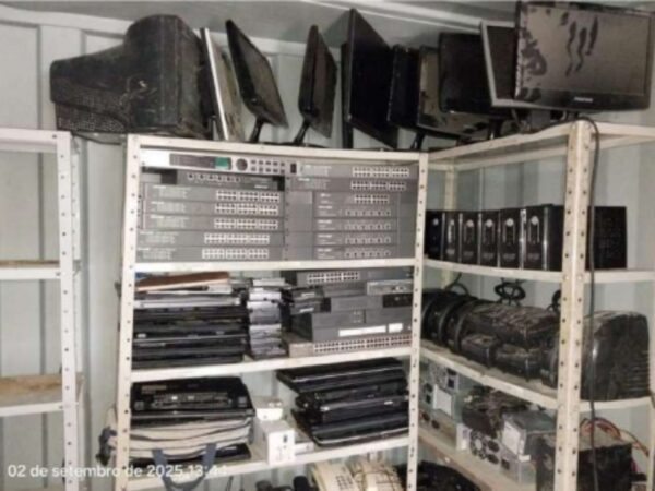 Sucata de informática Carros por R$ 9 mil em leilão de Pomerode 3