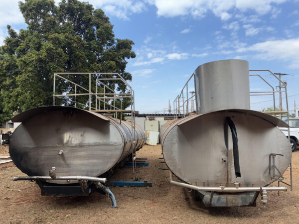 TANQUES EM INOX Leilão do Dmae de Uberlândia tem Kombi, Fiat Uno a R$ 4,5 mil e caminhão D40