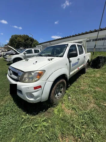 TOYOTA HILUX 4X4 Leilão de empresa ambiental tem caminhonetes 4x4 diesel e caminhão