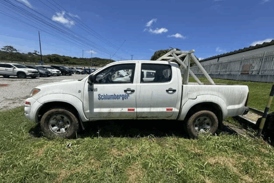 TOYOTA HILUX 4X4 diesel Leilão de empresa ambiental tem caminhonetes 4x4 diesel e caminhão