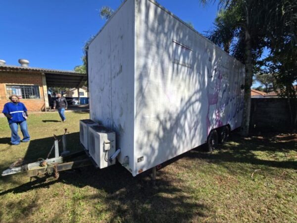 TRAILER R EUROTRUCK Prefeitura abre leilão com caminhão F4000, trator, Kombi e carros