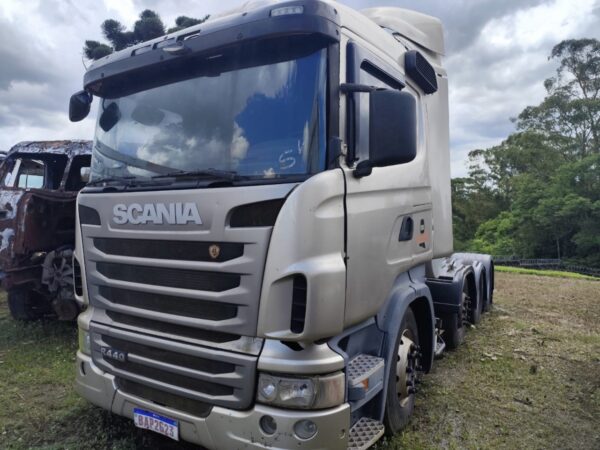 caminhão SCANIA R 440 A 6X2 Leilão de veículos retomados tem carros, motos, caminhonetes e até caminhão em até 60x