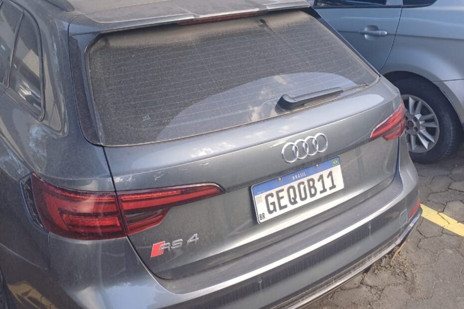 Luxo Confiscado: Leilão SENAD Vende Audi RS4 (2019), Range Rover SVR (R$ 100 Mil) e Caminhão Volvo por R$ 20 Mil! Sua Oportunidade de Ganhar Dinheiro!