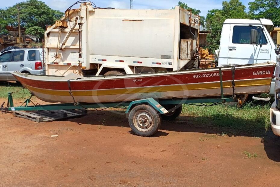Oportunidade de Ganhar Dinheiro: Leilão em Jales Tem Caminhão Mercedes por R$ 18 Mil e Barco por R$ 2 Mil