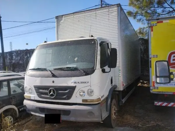 CAMINHÃO BAU MERCEDES-BENZ ACCELO Leilão da transportadora TNT