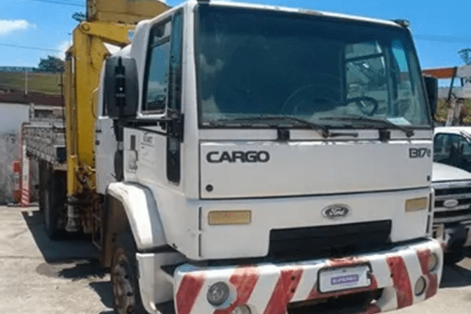 Ativos de Engenharia em Liquidação: Caminhões Munck VW e Ford, Fiorino Furgão e Motores Diesel a Partir de R$ 500! Oportunidade de Ganhar Dinheiro!