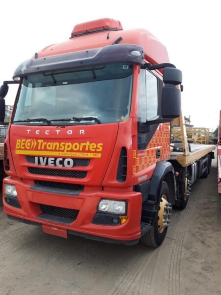 CAMINHÃO IVECO TECTOR Leilão de Transportadora Vende Lancha, Caminhões Munck