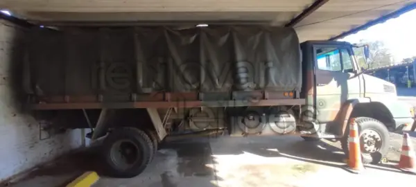 CAMINHÃO M.BENZ 1418 LA 51 4X4 Leilão de Frota do Exercito Brasileiro tem caminhão 4x4 militar