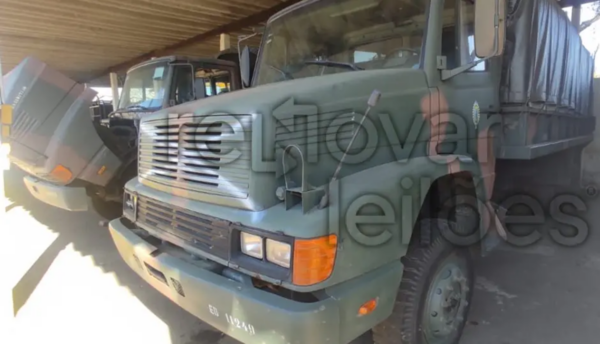 CAMINHÃO M.BENZ LA 1418 51 5T 4X4 Leilão de Frota do Exercito Brasileiro tem caminhão 4x4 militar