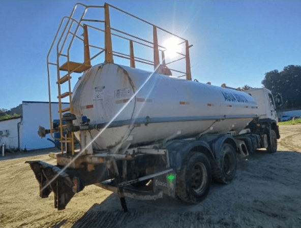 Caminhão Tanque Pipa Volkswagen 31.330 Leilão Andrade Gutierrez Tem Caminhões Pipa, Betoneira e Munck Volkswagen a Partir de R$ 100 Mil!