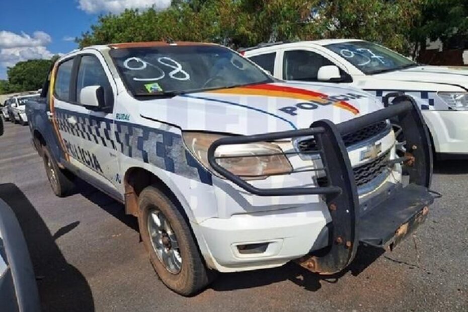 Caminhonete Chevrolet S10 LT Caminhonetes e SUVs 4x4 Diesel a Partir de R$ 8 Mil no Leilão da Polícia Militar