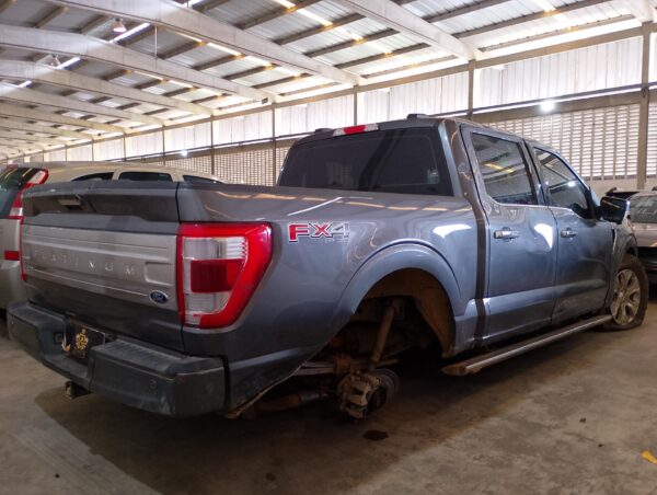 Caminhonete FORD F-150 PLATINUM 4X4 5.0 V8 Leilão de seguradora