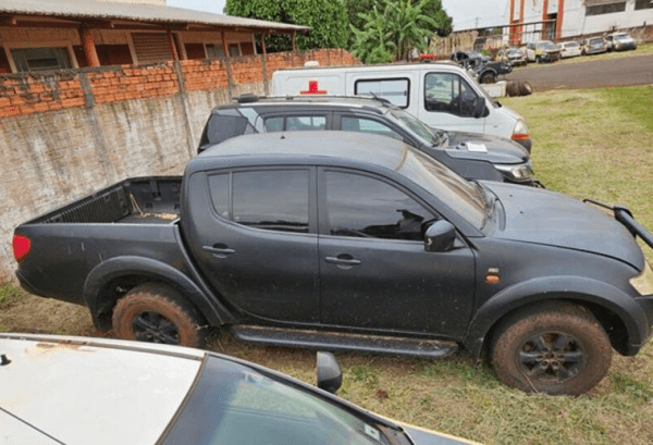 Caminhonete Mitsubishi L200 TRITON 3.2 leilão de viaturas da Polícia Militar