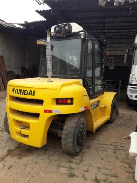 EMPILHADEIRA HYUNDAI HDF70 Leilão de Transportadora Vende Lancha, Caminhões Munck