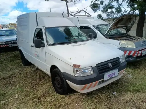 FIAT FIORINO FLEX Leilão de companhia de engenharia caminhão com munck