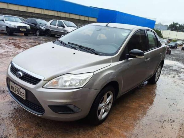 FORD FOCUS Leilão de veículos aprendidos no transito tem carro de Luxo Popular e motos