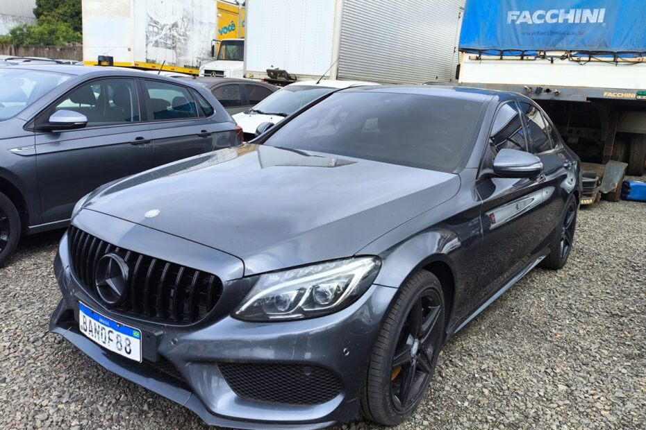 🚨 Leilão de Oportunidades em Maringá: Mercedes C250 de Luxo e Mais de R$ 300 em Carros e Motos Apreendidos!