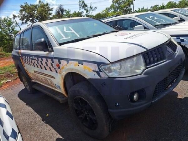 Mitsubishi PAJERO DAKAR Caminhonetes e SUVs 4x4 Diesel a Partir de R$ 8 Mil no Leilão da Polícia Militar