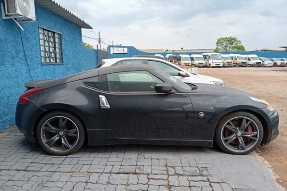 Alta Performance em Leilão: Camaro SS, Porsche Macan (2023), BMW e Evoque com Descontos Inéditos no TJGO!