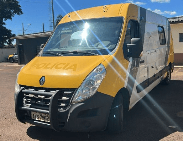 RENAULT MASTER FUR leilão de viaturas da Polícia Militar L3H2