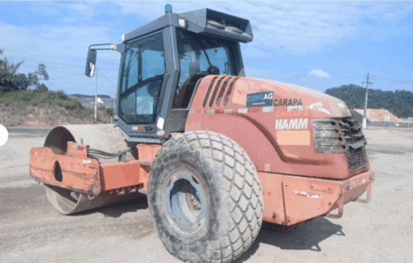 Rolo Compactador Liso Leilão Andrade Gutierrez Tem Caminhões Pipa, Betoneira e Munck Volkswagen a Partir de R$ 100 Mil!