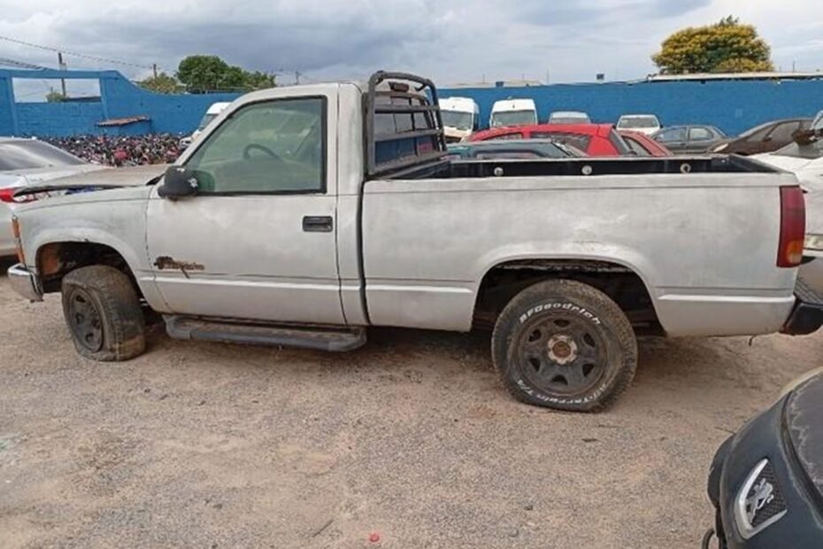SILVERADO CONQUEST Leilão do Tribunal de justiça tem caminhonete Silverado, Hilux, ranger e Caminhão