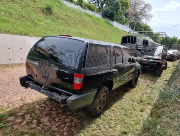 SUV BLAZER ADVANTAGE Leilão de Frota do Exercito Brasileiro tem caminhão 4x4 militar