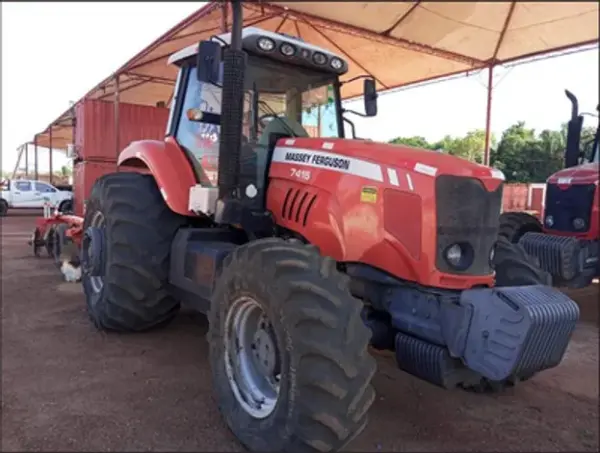 TRATOR AGRICOLA MASSEY FERGUSON Leilão renovação de frota de empreiteira