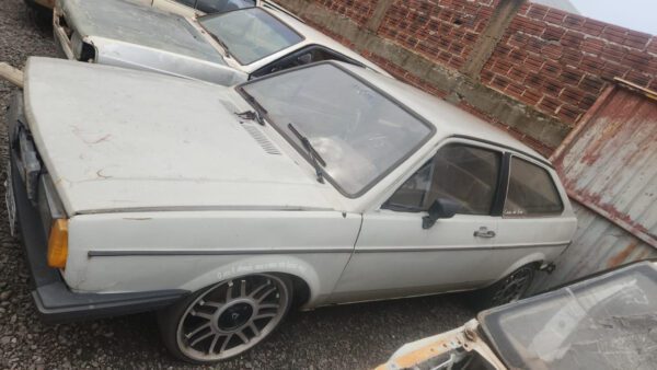 Volkswagen Gol Leilão de veículos aprendidos no transito tem carro de Luxo Popular e motos