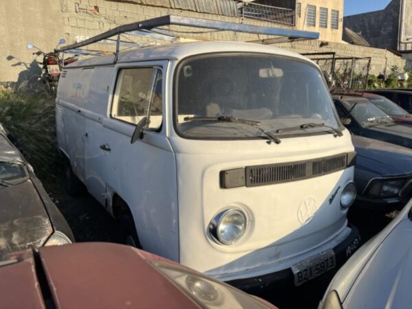 Volkswagen KOMBI FURGAO Leilão de transito em Campinas SP tem 384 veículos