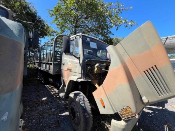 CAMINHÃO MERCEDES-BENZ EMP GE LA1418 51 5T 4X4 leilão de veiculos execito