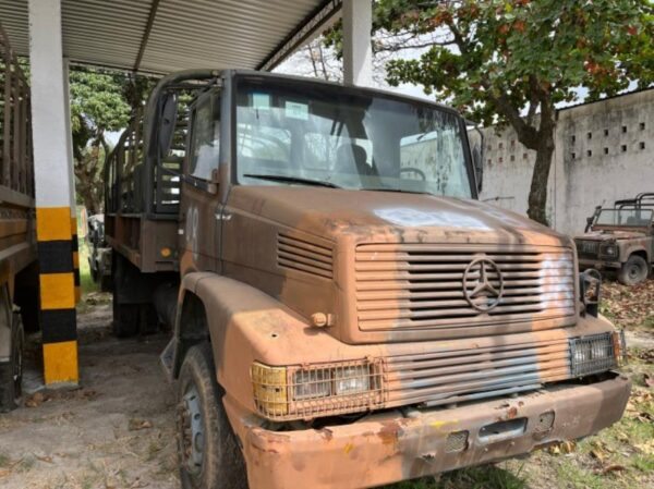 CAMINHÃO MERCEDES-BENZ EMP GE LA1418 51 5T leilão de veiculos execito