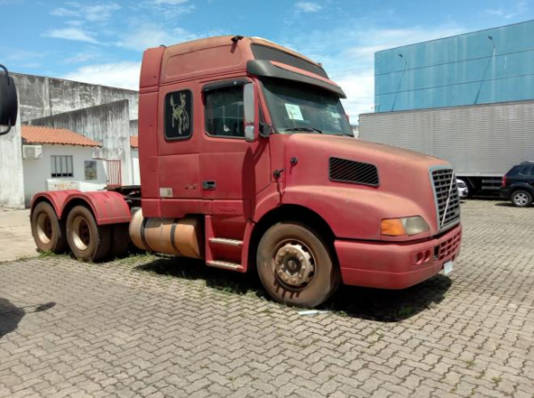 CAMINHÃO VOLVO NH12 420 4X2T Leilão da Receita Federal em SP