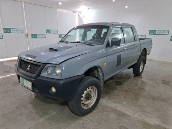 CAMINHONETA MMC L200 4X4 Leilão viaturas da Marinha