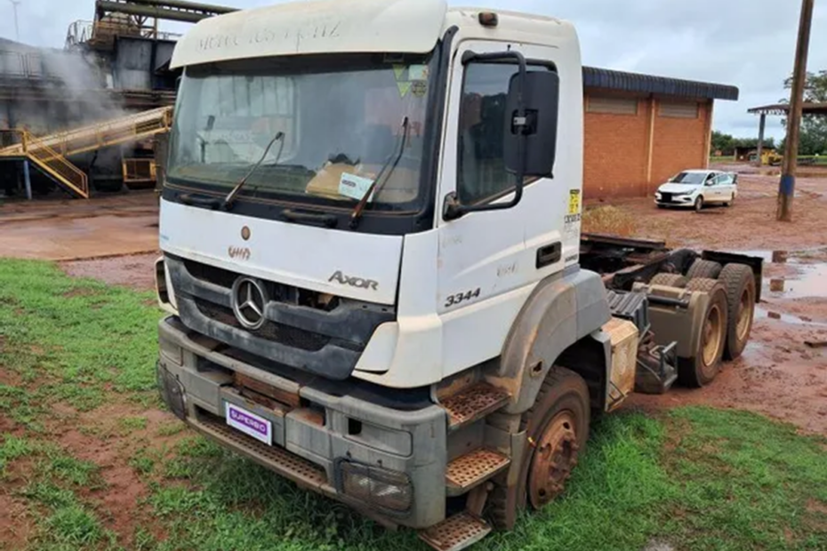 leilão do Agronegócio com Veículos, Caminhões, Motos, Máquinas Pesadas e Equipamentos Agrícolas,