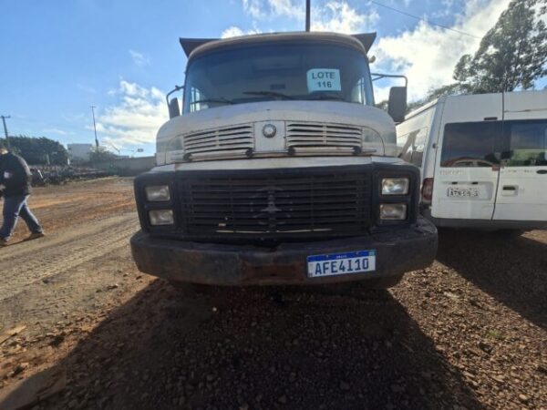 Caminhão Mercedes BENZ L 1313 Leilão da Prefeitura de Cascavel
