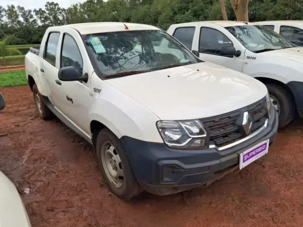 Caminhonete RENAULT OROCH PRO Leilão do Agronegócio tem Caminhão Mercedes e Trator