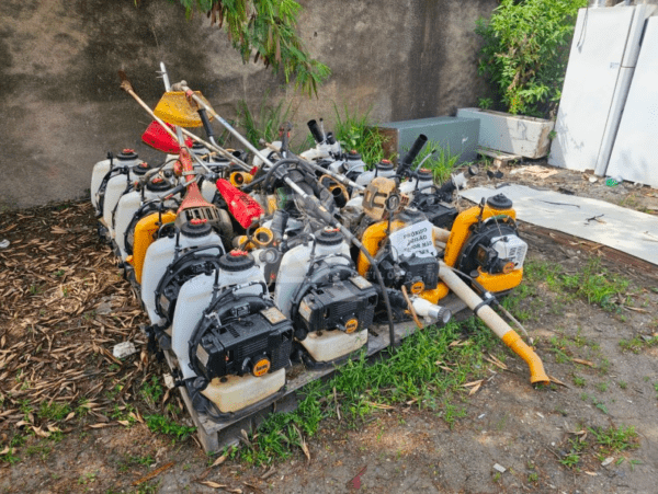 Cortador de grama e pulverizador usados Leilão do Fundo Social de São Paulo