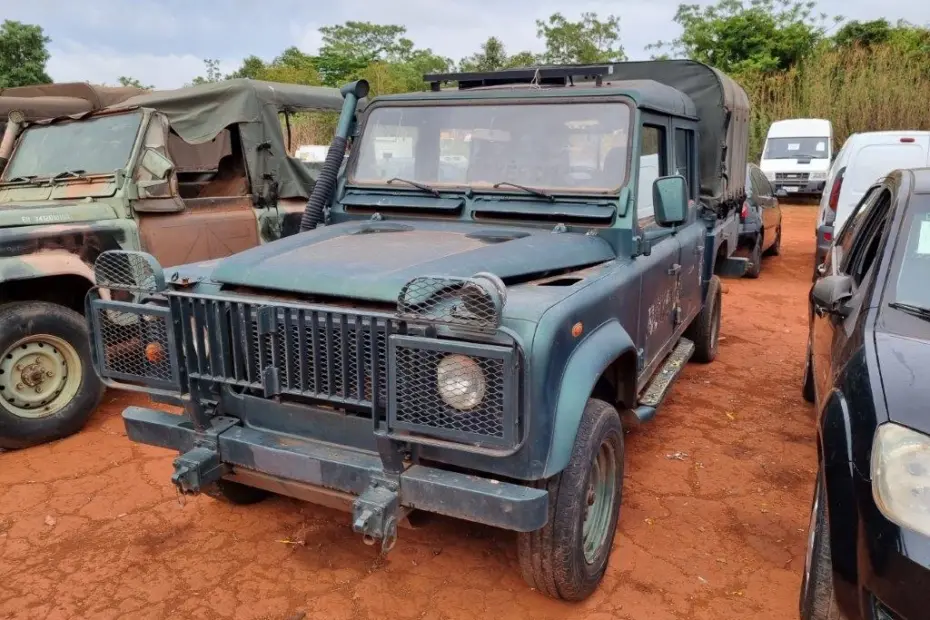 Exército coloca 52 picapes 4x4 em leilão Toyota Bandeirante, Defender e Marruá a partir de R$ 12 mil