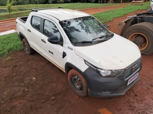 FIAT STRADA ENDURANCE Leilão do Agronegócio tem Caminhão Mercedes e Trator