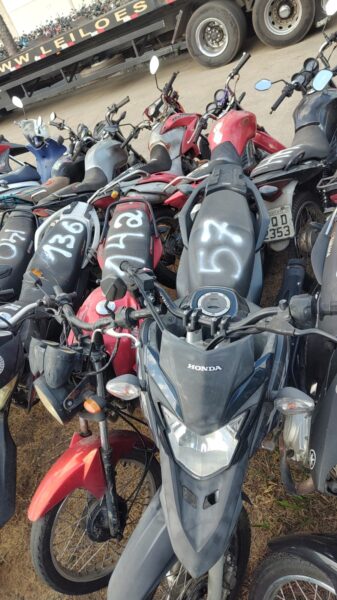 HONDA XRE 190Leilão da PRF tem motos Hornet, Falcon, XRE e YBR a partir de R$ 400