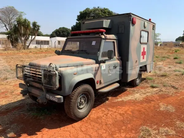 LAND ROVER PICAPE DEFENDER 110 leilão do Exercito