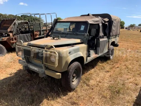 LAND ROVER LAND ROVER DEFENDER 4X4 leilão do Exercito