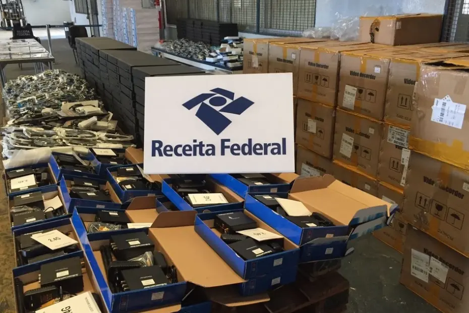 Leilão da Receita surpreende com PlayStation 5 a partir de R$ 100, carros e diamantes de alto valor