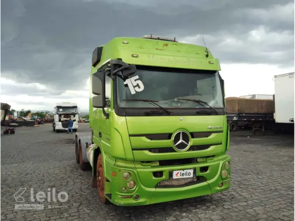 MERCEDES-BENZ ACTROS Leilão de pesados reúne 71 caminhões, Sprinter, tratores e empilhadeira